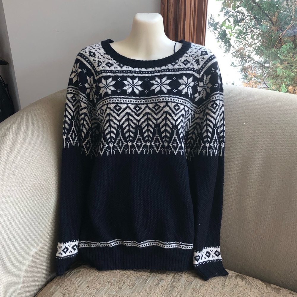 Brand new women’s knit sweater